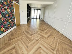 Lounge Diner- click for photo gallery